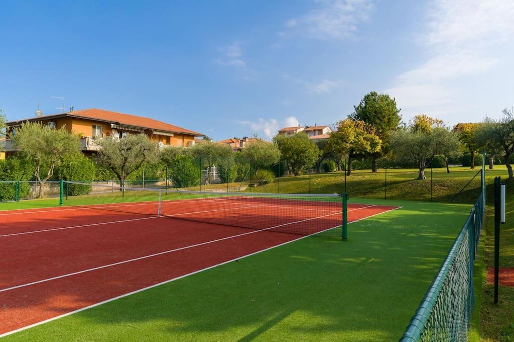 Tennis / Pool / Barbecue Bardolino Eksteriør billede
